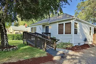 1301 SE S Park Dr, Grants Pass, OR 97527 - Photo 1