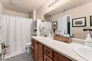125 N 6th St, Central Point, OR 97502 - Photo 7