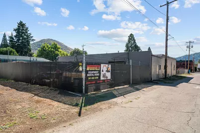 127 Oak Street, Rogue River, OR 97537 - Photo 27