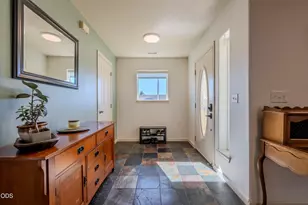982 Jessica Ct, Eagle Point, OR 97524 - Photo 3