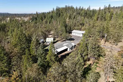 3735 Cobleigh Road, Eagle Point, OR 97524 - Photo 5