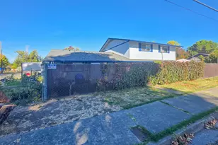 522 SE L St, Grants Pass, OR 97526 - Photo 5