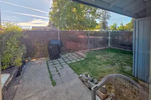 522 SE L St, Grants Pass, OR 97526 - Photo 11