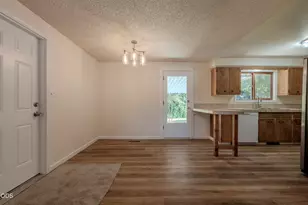 1153 Kelly St, Medford, OR 97501 - Photo 7