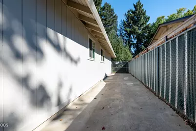 1153 Kelly Street, Medford, OR 97501 - Photo 25