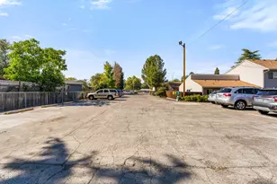 1800 Crater Lake Ave, Medford, OR 97504 - Photo 9