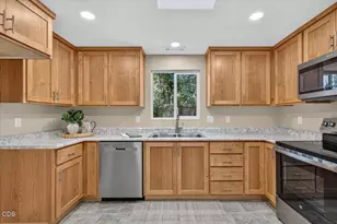 207 Oak St, Phoenix, OR 97535 - Photo 13