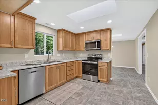 207 Oak St, Phoenix, OR 97535 - Photo 15