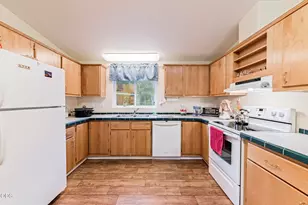 22071 Or-62, Shady Cove, OR 97539 - Photo 17