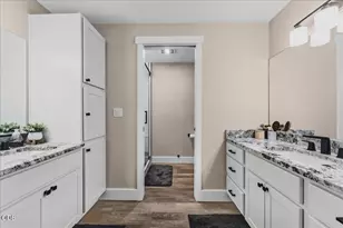 449 S Wexford Cir, Medford, OR 97504 - Photo 15