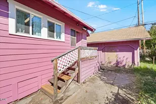 332 N Ivy St, Medford, OR 97501 - Photo 17