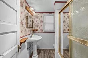 332 N Ivy St, Medford, OR 97501 - Photo 13