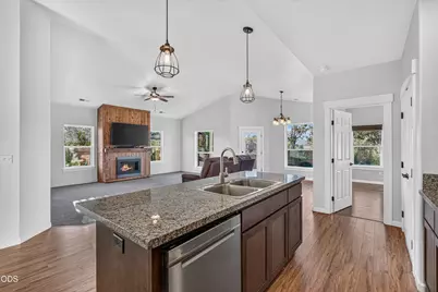 103 Greenview Drive, Eagle Point, OR 97524 - Photo 17