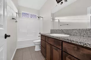 103 Greenview Dr, Eagle Point, OR 97524 - Photo 31