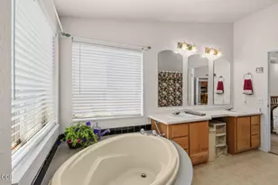 2302 Lara Ln, Central Point, OR 97502 - Photo 33
