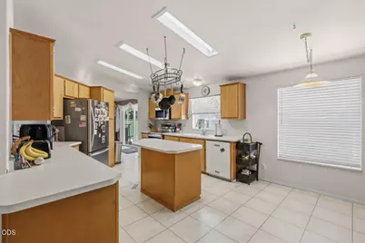 2302 Lara Lane, Central Point, OR 97502 - Photo 21