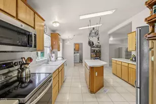 2302 Lara Ln, Central Point, OR 97502 - Photo 23