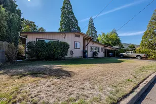 202 Kings Way, Central Point, OR 97502 - Photo 3