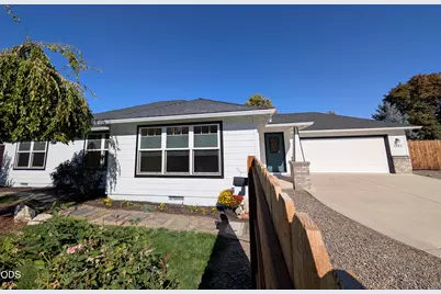 1065 Shayla Lane, Central Point, OR 97502 - Photo 29