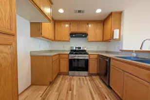 1065 Shayla Ln, Central Point, OR 97502 - Photo 3