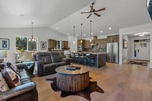 8293 Vireo Ct, Redmond, OR 97756 - Photo 17