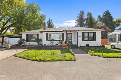 833 Beall Lane, Medford, OR 97502 - Photo 1