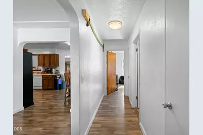 833 Beall Lane, Medford, OR 97502 - Photo 9