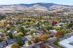 235 E Hersey St, Ashland, OR 97520 - Photo 35