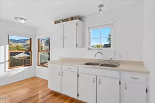 235 E Hersey St, Ashland, OR 97520 - Photo 9