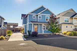 305 Davidson Way, Talent, OR 97540 - Photo 1
