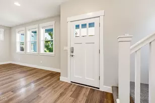 305 Davidson Way, Talent, OR 97540 - Photo 7