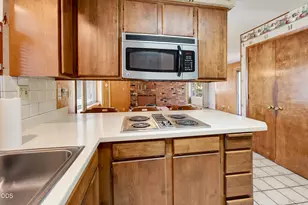 1581 Miracle Ln, Medford, OR 97504 - Photo 11