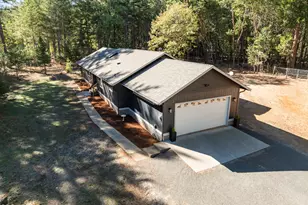 420 Sallsten Rd, Grants Pass, OR 97527 - Photo 31