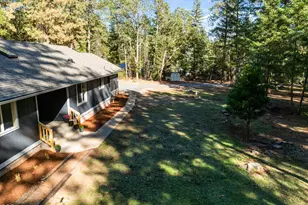 420 Sallsten Rd, Grants Pass, OR 97527 - Photo 3