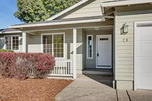 23 Devonwood Ct, Eagle Point, OR 97524 - Photo 3