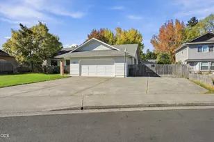 780 Mesman Dr, Grants Pass, OR 97527 - Photo 29