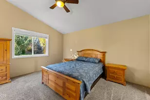 2225 Esther Ln, Grants Pass, OR 97527 - Photo 27