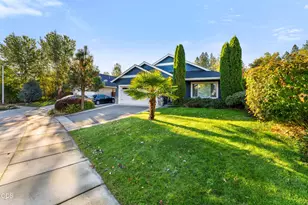 2225 Esther Ln, Grants Pass, OR 97527 - Photo 3