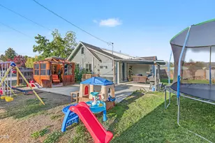247 Berrydale Ave, Medford, OR 97501 - Photo 27