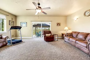 1076 NW Starlite Pl, Grants Pass, OR 97526 - Photo 51