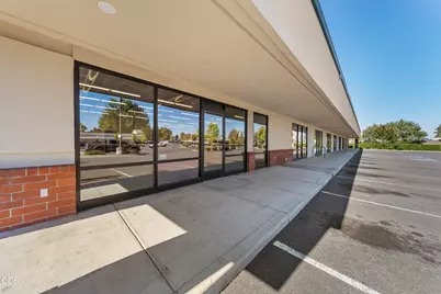 1249 Plaza Boulevard #A/B, Central Point, OR 97502 - Photo 7