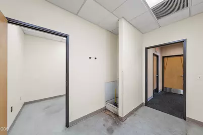 1249 Plaza Boulevard #A/B, Central Point, OR 97502 - Photo 35