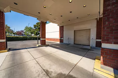 1249 Plaza Boulevard #A/B, Central Point, OR 97502 - Photo 5