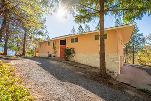 341 SE Hill Top Dr, Grants Pass, OR 97527 - Photo 3
