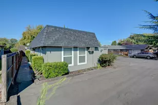 1927 Crater Lake Ave, Medford, OR 97504 - Photo 17