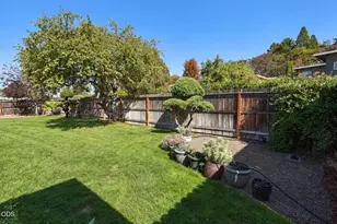 509 N Berkeley Way, Medford, OR 97504 - Photo 29