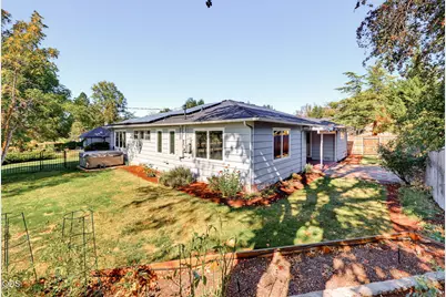 101 Greenway Drive, Medford, OR 97504 - Photo 25