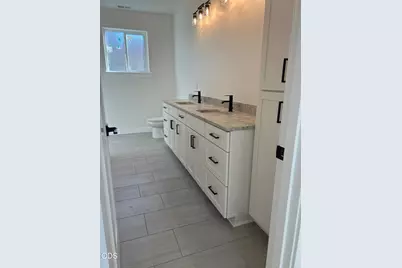 301 Oak Valley Drive, Talent, OR 97540 - Photo 3