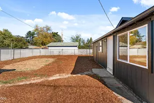 13 Kenwood Ave, Medford, OR 97501 - Photo 23