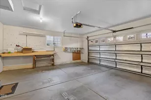 374 Orth Dr, Central Point, OR 97502 - Photo 21